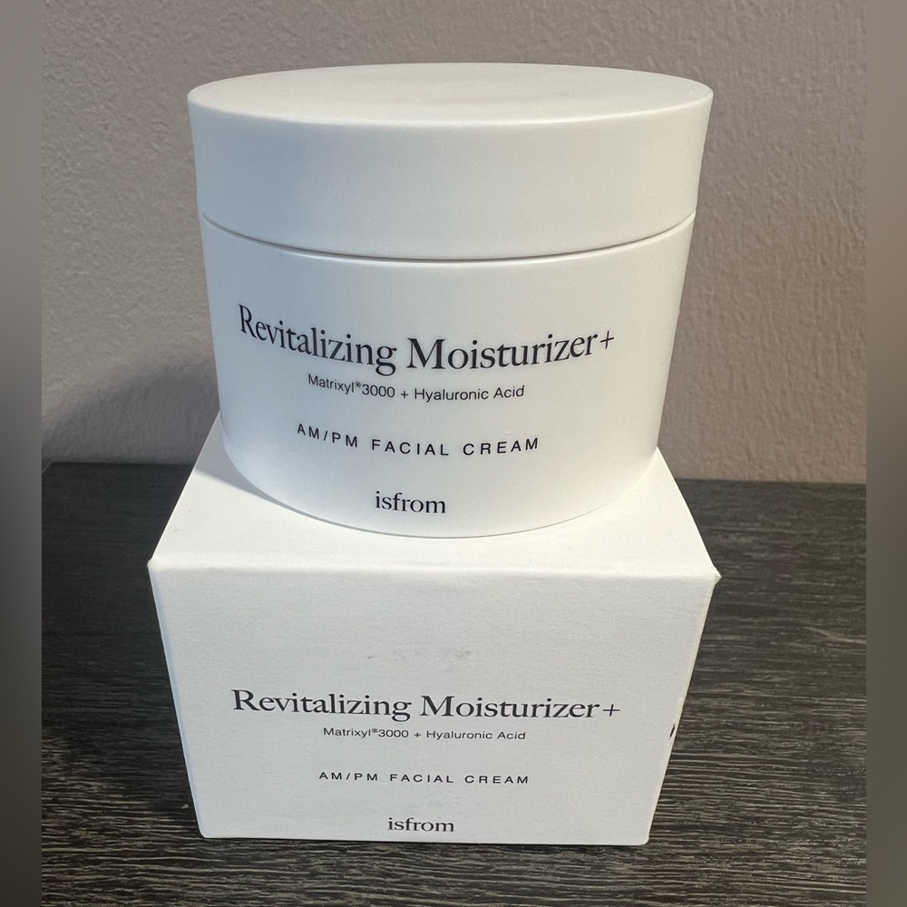 Isfrom Revitalizing Moisturizer+
